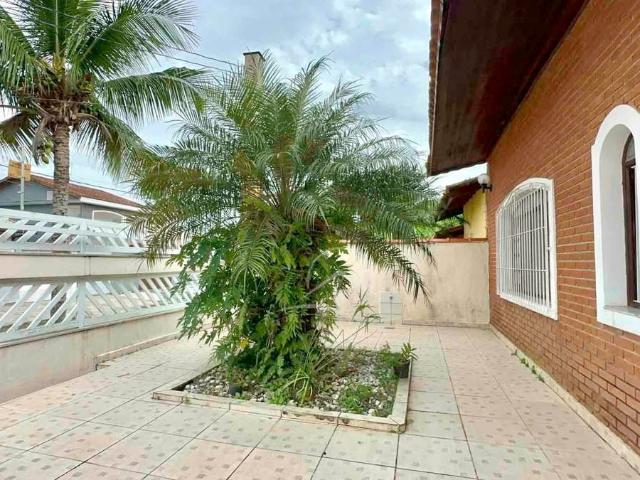 Casa / Sobrado para Locação em Peruíbe/SP Jardim Casablanca 3 Quartos