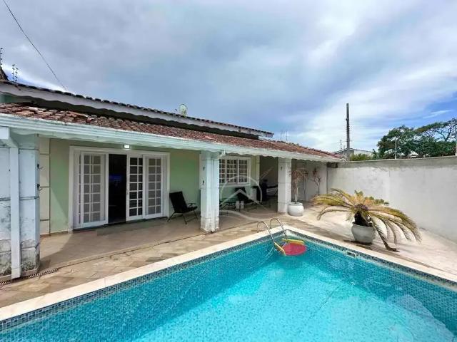 Casa / Sobrado para Locação em Peruíbe/SP Jardim Imperador 3 Quartos