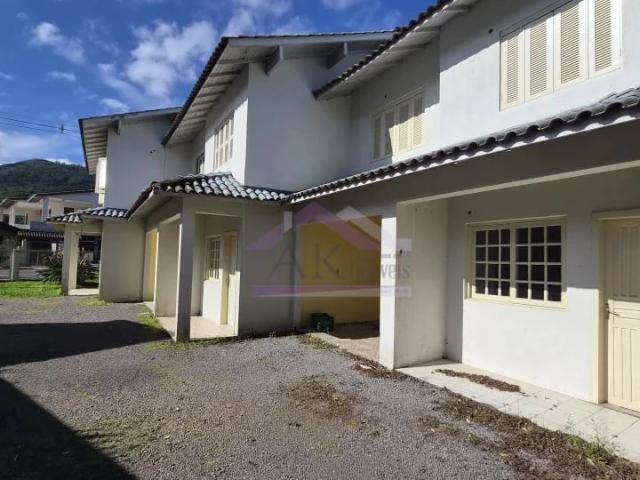 Casa / Sobrado para Locação em Picada Café/RS Joaneta 2 Quartos