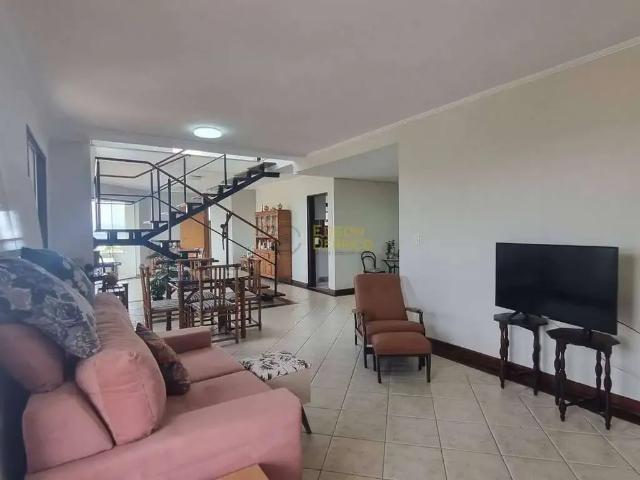 Casa / Sobrado para Locação em Pindamonhangaba/SP Centro 3 Quartos
