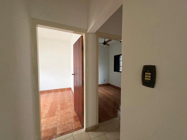 Casa / Sobrado para Locação em Pindamonhangaba/SP Centro 4 Quartos