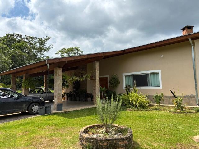 Casa / Sobrado para Locação em Pindamonhangaba/SP Bom Sucesso 3 Quartos