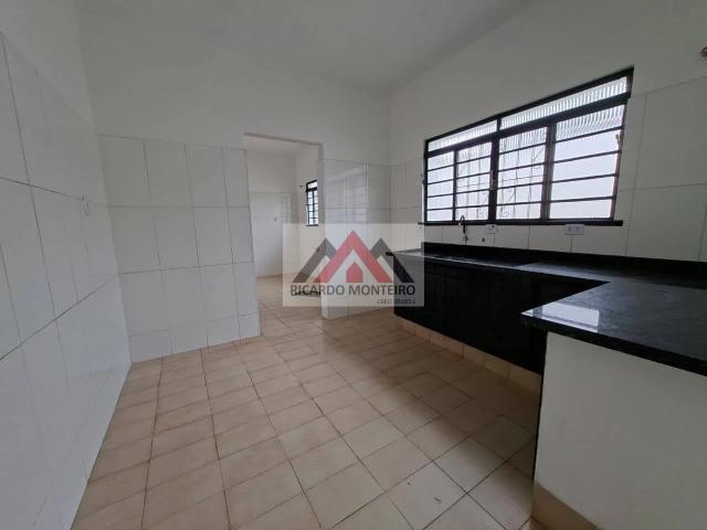 Casa / Sobrado para Locação em Pindamonhangaba/SP Santana 4 Quartos