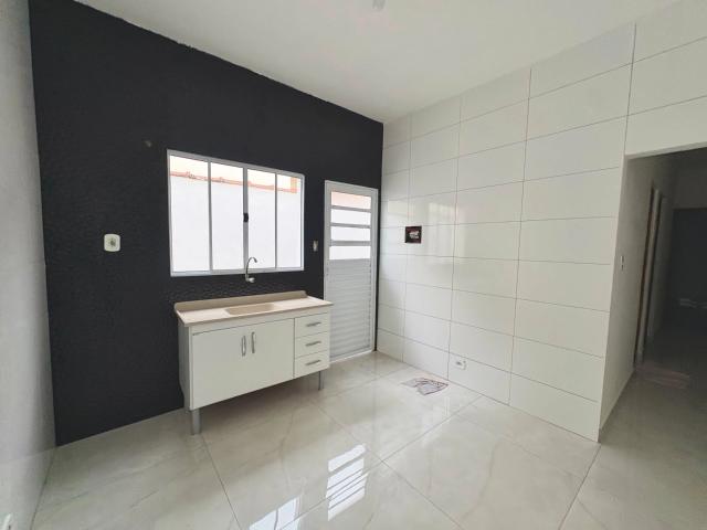 Casa / Sobrado para Locação em Pindamonhangaba/SP Residencial e Comercial Cidade Jardim 2 Quartos