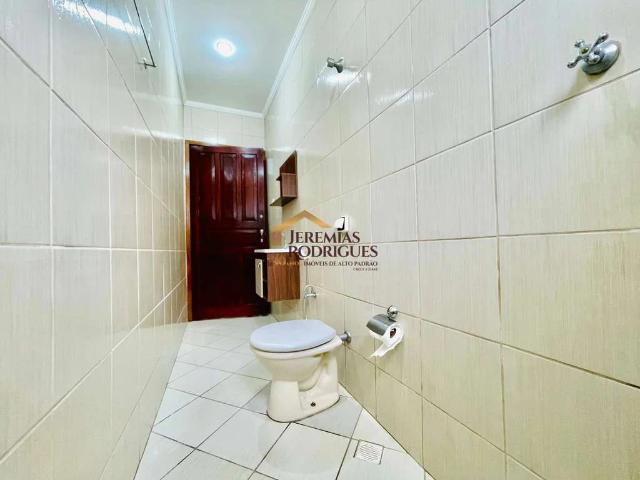 Casa / Sobrado para Locação em Pindamonhangaba/SP Vila Nair 3 Quartos