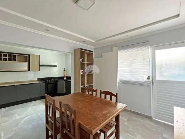 Casa / Sobrado para Locação em Pinhais/PR Maria Antonieta 2 Quartos