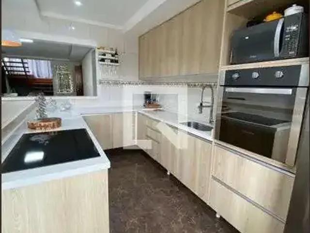 Casa / Sobrado para Locação em Pinhais/PR Centro 4 Quartos