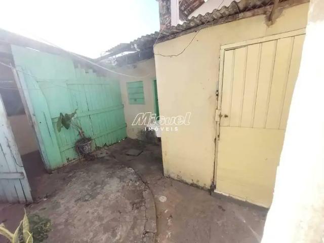 Casa / Sobrado para Locação em Piracicaba/SP Centro 2 Quartos