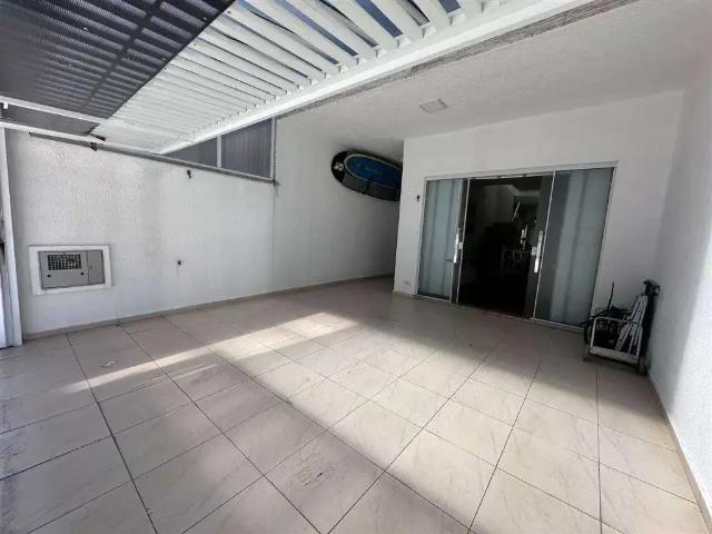 Casa / Sobrado para Locação em Praia Grande/SP Canto do Forte 3 Quartos