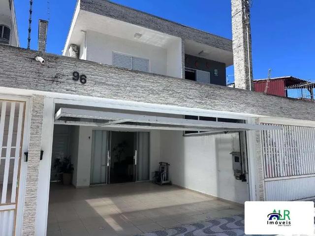 Casa / Sobrado para Locação em Praia Grande/SP Canto do Forte 3 Quartos