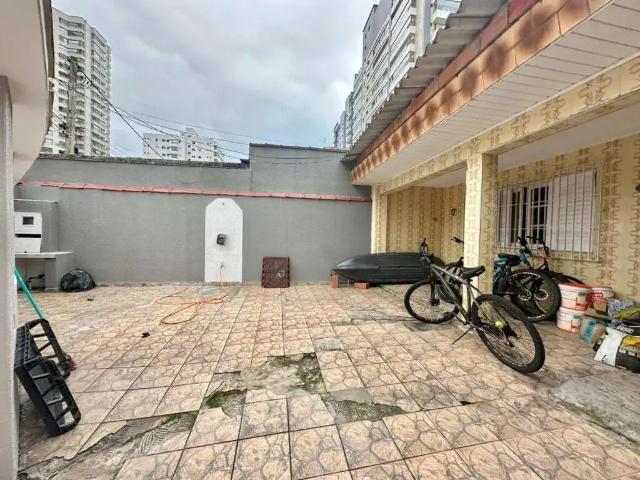 Casa / Sobrado para Locação em Praia Grande/SP Canto do Forte 2 Quartos