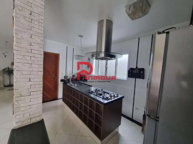 Casa / Sobrado para Locação em Praia Grande/SP Canto do Forte 4 Quartos
