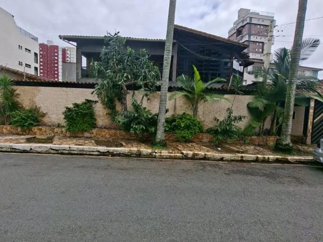 Casa / Sobrado para Locação em Praia Grande/SP Canto do Forte 4 Quartos