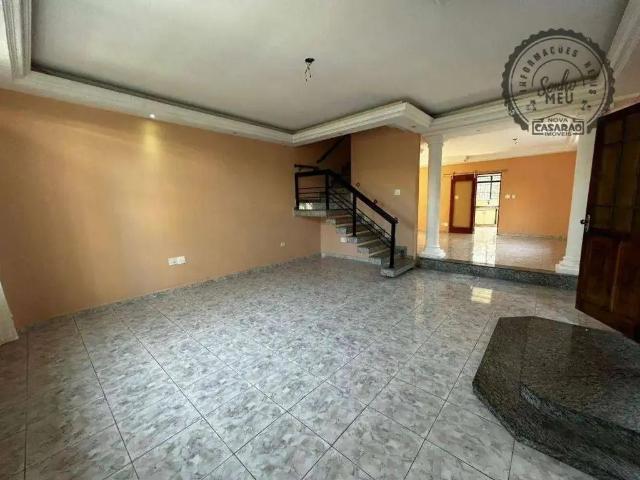Casa / Sobrado para Locação em Praia Grande/SP Cidade Ocian 3 Quartos