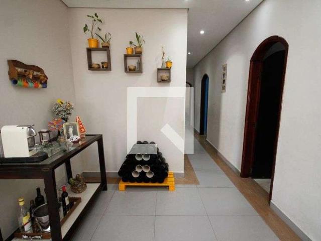 Casa / Sobrado para Locação em Praia Grande/SP Cidade da Criança 4 Quartos