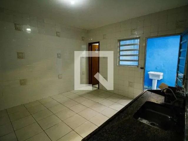 Casa / Sobrado para Locação em Praia Grande/SP Boqueirão 2 Quartos