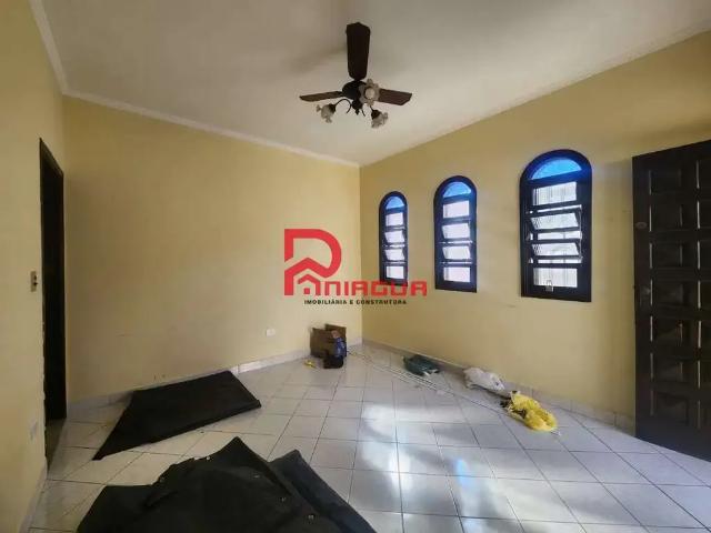 Casa / Sobrado para Locação em Praia Grande/SP Boqueirão 3 Quartos