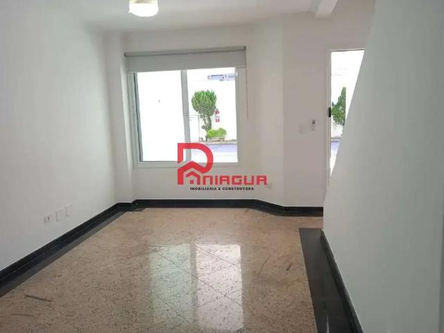 Casa / Sobrado para Locação em Praia Grande/SP Boqueirão 3 Quartos