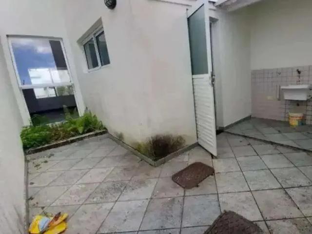 Casa / Sobrado para Locação em Praia Grande/SP Boqueirão 3 Quartos