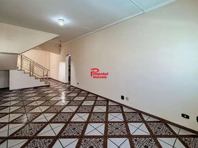 Casa / Sobrado para Locação em Praia Grande/SP Boqueirão 4 Quartos