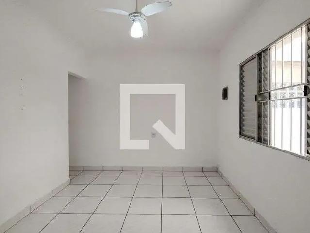 Casa / Sobrado para Locação em Praia Grande/SP Guilhermina 3 Quartos