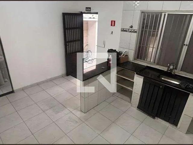 Casa / Sobrado para Locação em Praia Grande/SP Guilhermina 1 Quartos