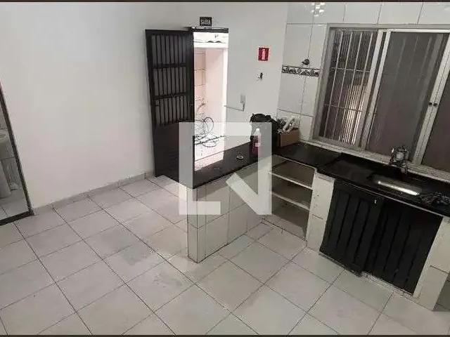 Casa / Sobrado para Locação em Praia Grande/SP Guilhermina 1 Quartos