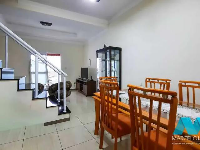 Casa / Sobrado para Locação em Praia Grande/SP Guilhermina 2 Quartos