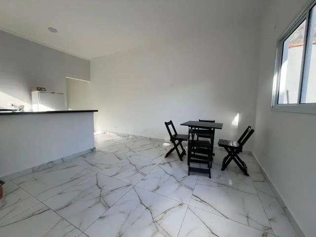 Casa / Sobrado para Locação em Praia Grande/SP Guilhermina 2 Quartos