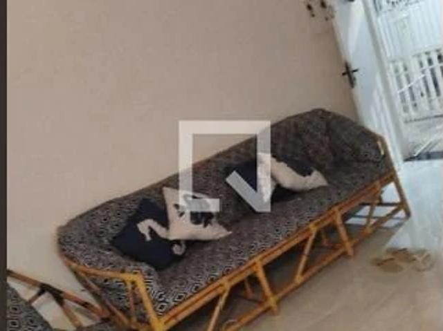 Casa / Sobrado para Locação em Praia Grande/SP Guilhermina 2 Quartos