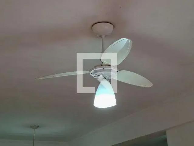 Casa / Sobrado para Locação em Praia Grande/SP Guilhermina 2 Quartos