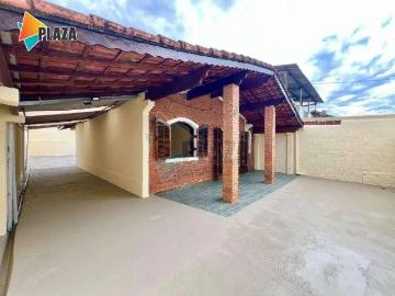 Casa / Sobrado para Locação em Praia Grande/SP Guilhermina 2 Quartos