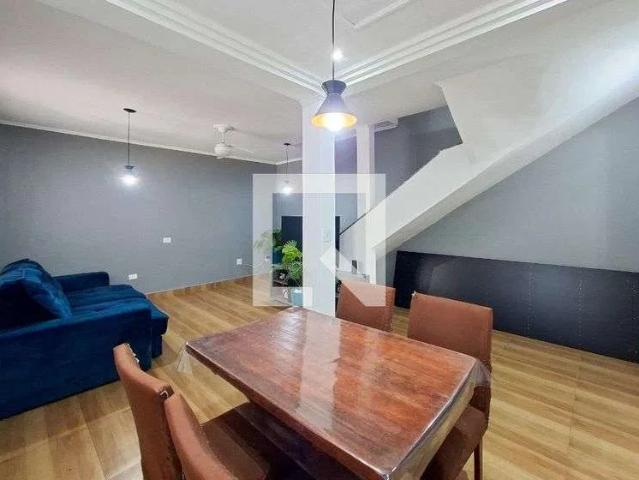 Casa / Sobrado para Locação em Praia Grande/SP Jardim Quietude 3 Quartos