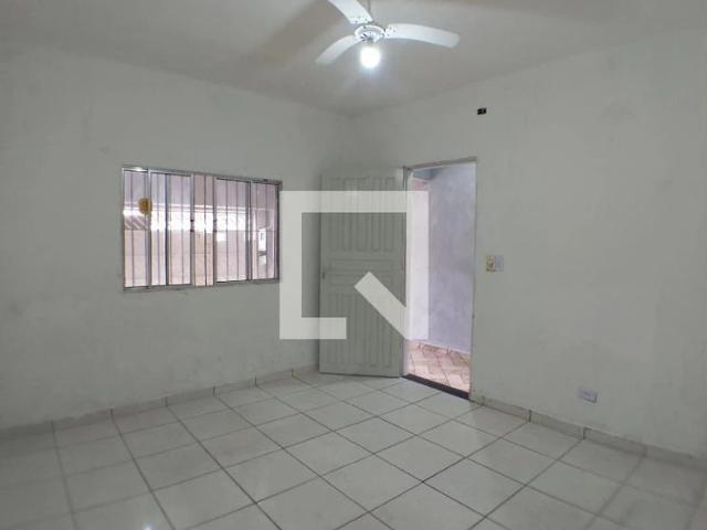 Casa / Sobrado para Locação em Praia Grande/SP Jardim Quietude 3 Quartos