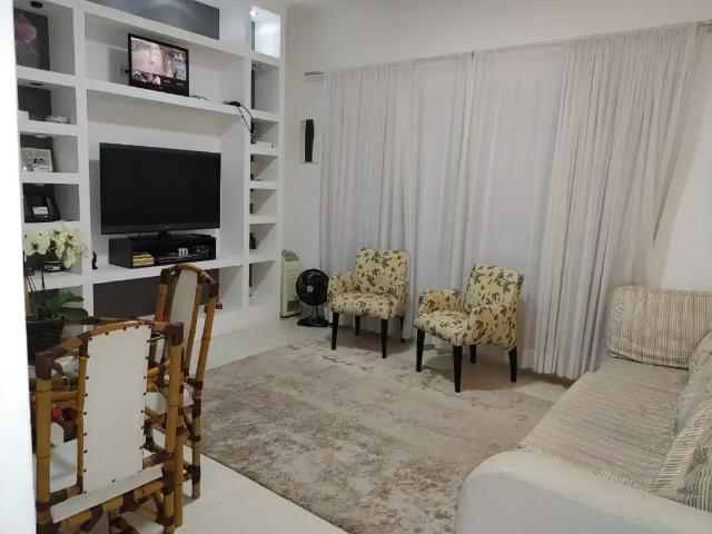 Casa / Sobrado para Locação em Praia Grande/SP Maracanã 5 Quartos