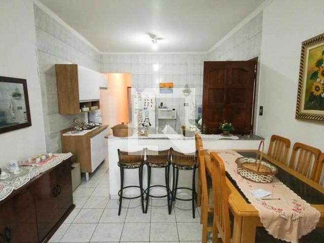 Casa / Sobrado para Locação em Praia Grande/SP Maracanã 2 Quartos