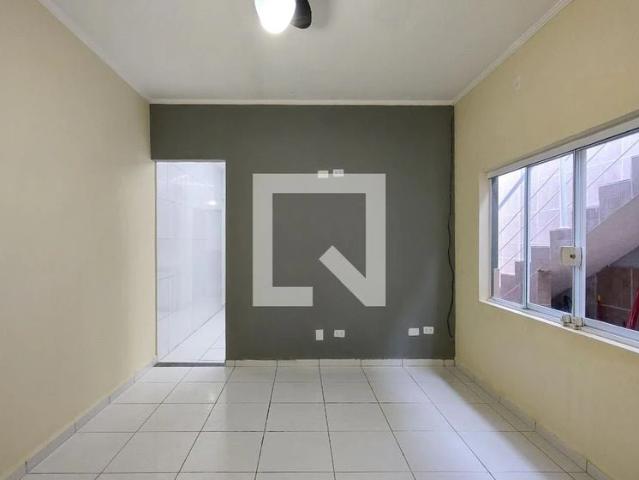 Casa / Sobrado para Locação em Praia Grande/SP Maracanã 2 Quartos