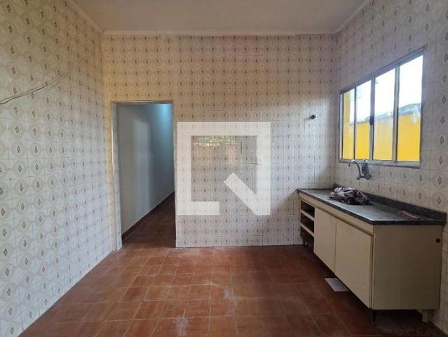 Casa / Sobrado para Locação em Praia Grande/SP Nova Mirim 2 Quartos