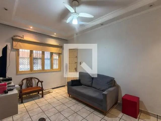 Casa / Sobrado para Locação em Praia Grande/SP Tupi 2 Quartos