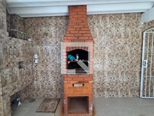 Casa / Sobrado para Locação em Praia Grande/SP Tupi 2 Quartos