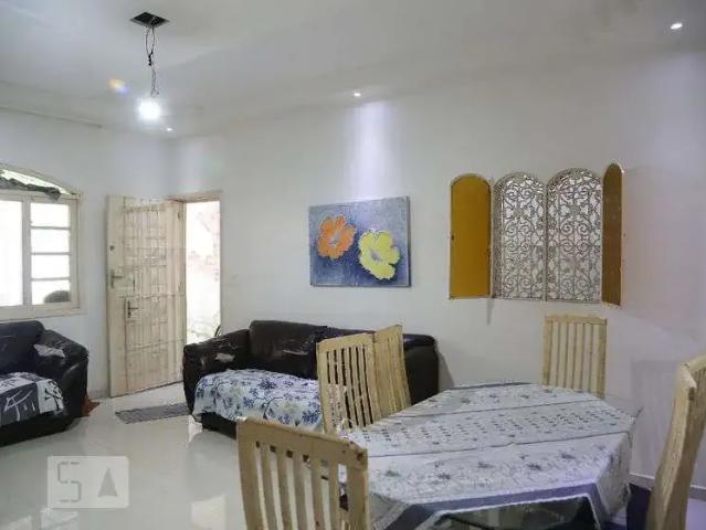 Casa / Sobrado para Locação em Praia Grande/SP Tupi 2 Quartos