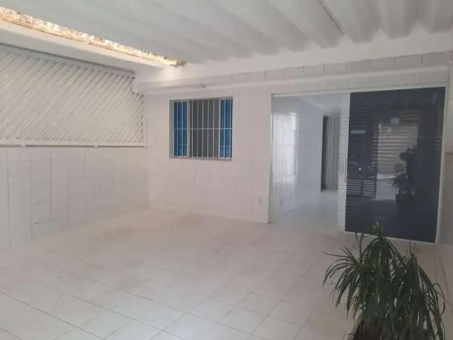 Casa / Sobrado para Locação em Praia Grande/SP Tupi 2 Quartos