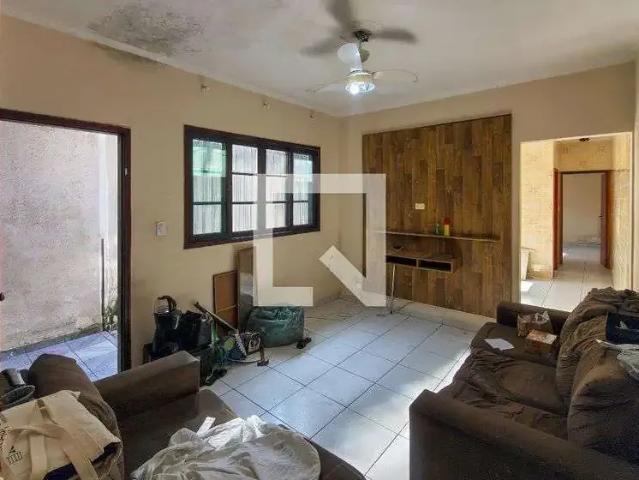 Casa / Sobrado para Locação em Praia Grande/SP Tupi 3 Quartos