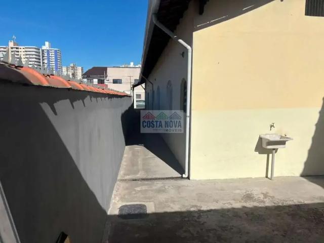 Casa / Sobrado para Locação em Praia Grande/SP Tupi 3 Quartos