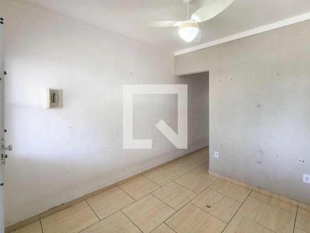 Casa / Sobrado para Locação em Praia Grande/SP Vila Antártica 2 Quartos