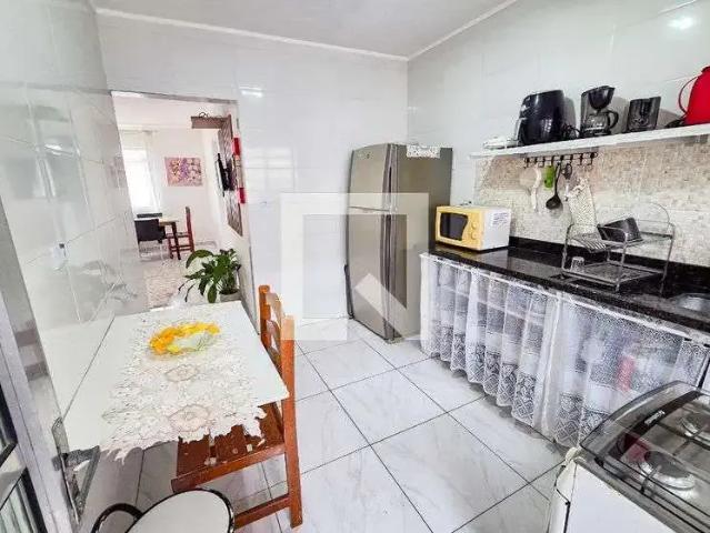 Casa / Sobrado para Locação em Praia Grande/SP Vila Caiçara 1 Quartos
