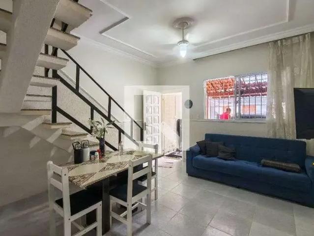Casa / Sobrado para Locação em Praia Grande/SP Vila Caiçara 2 Quartos