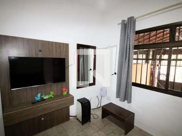 Casa / Sobrado para Locação em Praia Grande/SP Vila Caiçara 2 Quartos