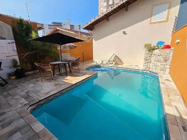 Casa / Sobrado para Locação em Praia Grande/SP Vila Caiçara 3 Quartos