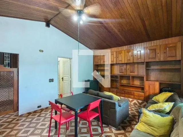 Casa / Sobrado para Locação em Praia Grande/SP Vilamar 4 Quartos